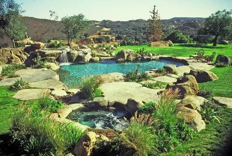 Water in Motion: Top Water Features for Pools - Luxury Pools + Outdoor ...